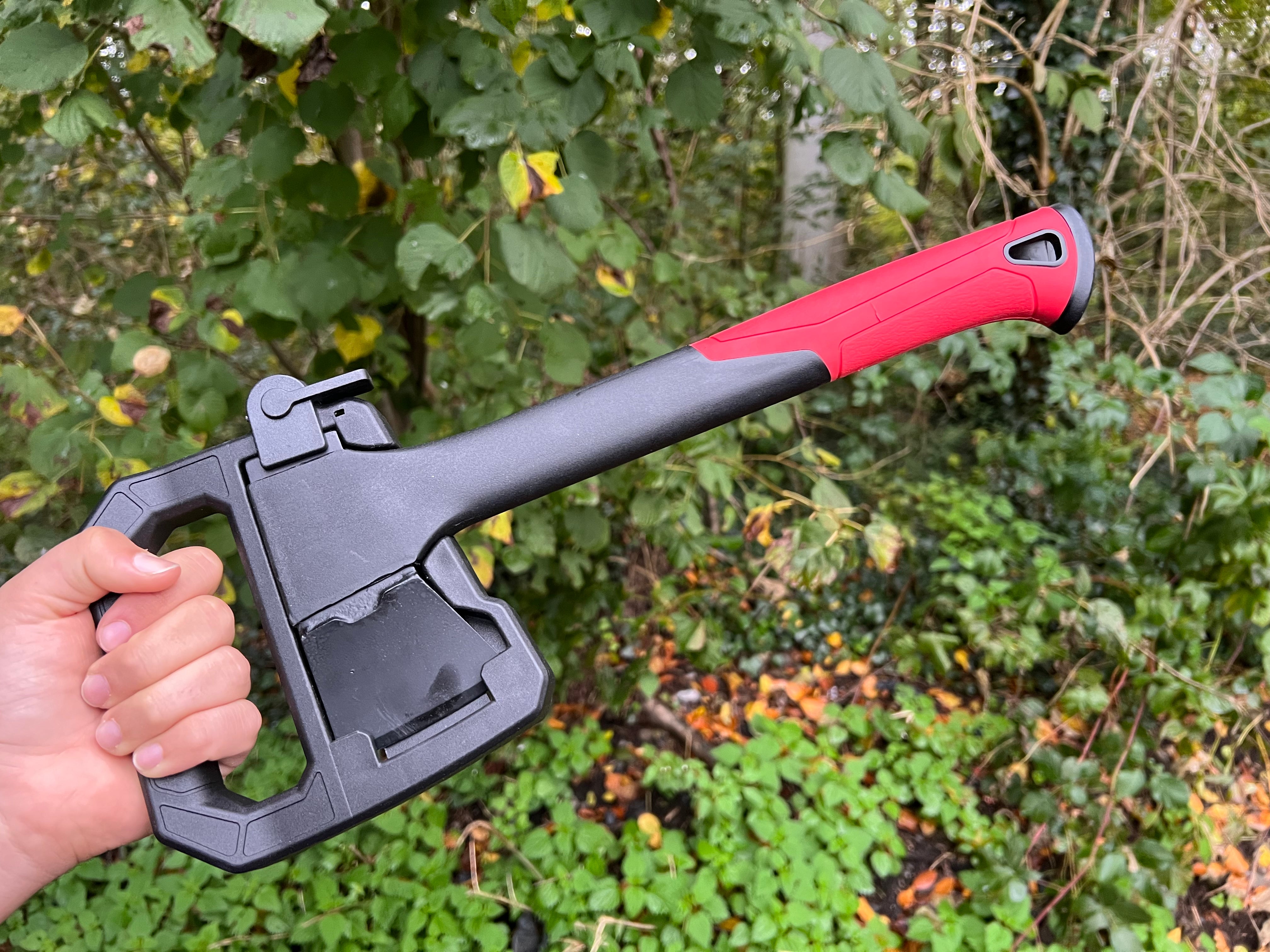 Robust outdoor ax with transport protection and non-slip handle-Ideal for Camping & Survival