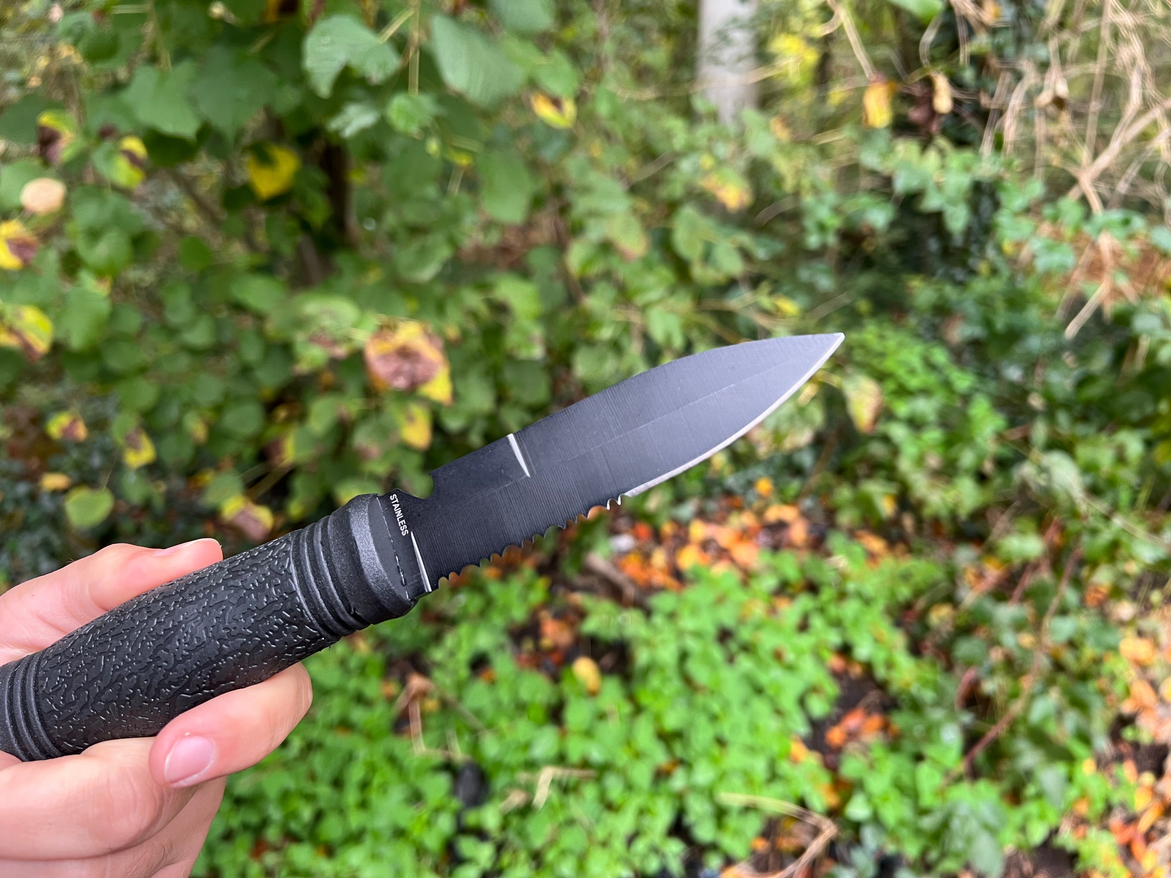 Compact Tactical Belt Knife-Black stainless steel blade & polymer handle-Incl. Belt clip sheath