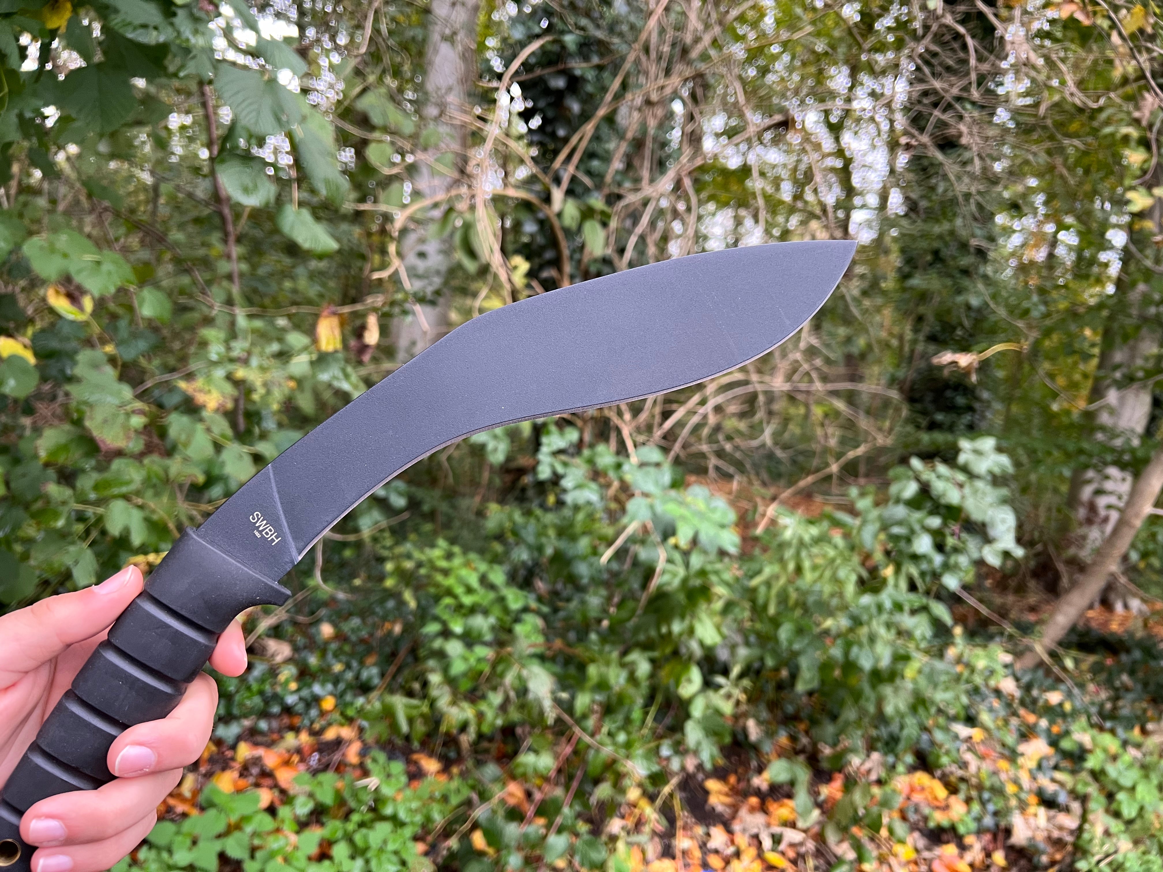 Smith & Wesson Outback Kukri - Robust bush knife with safe grip and nylon sheath