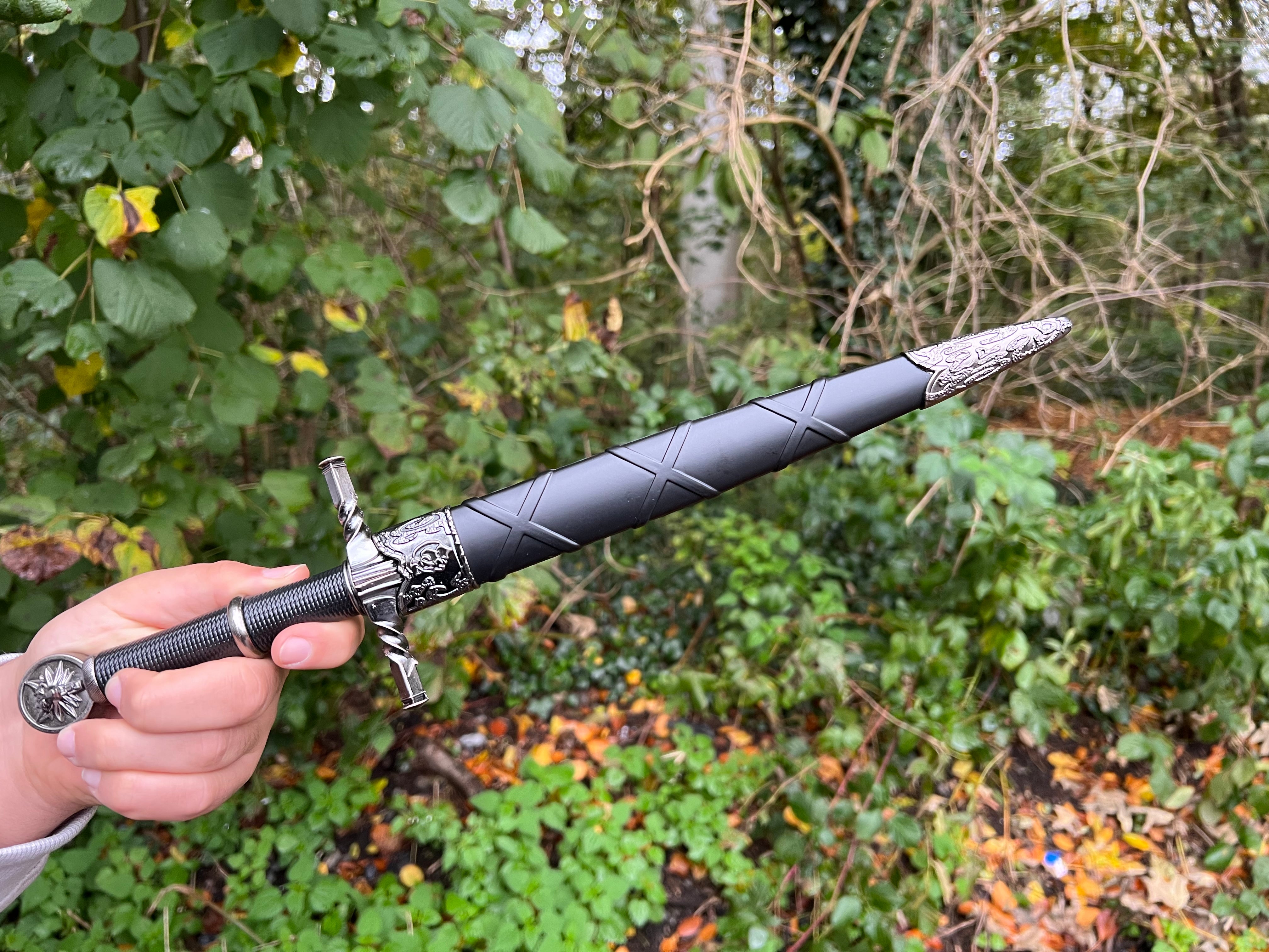 Geralt by Riva Dagger with emblem-The Witcher