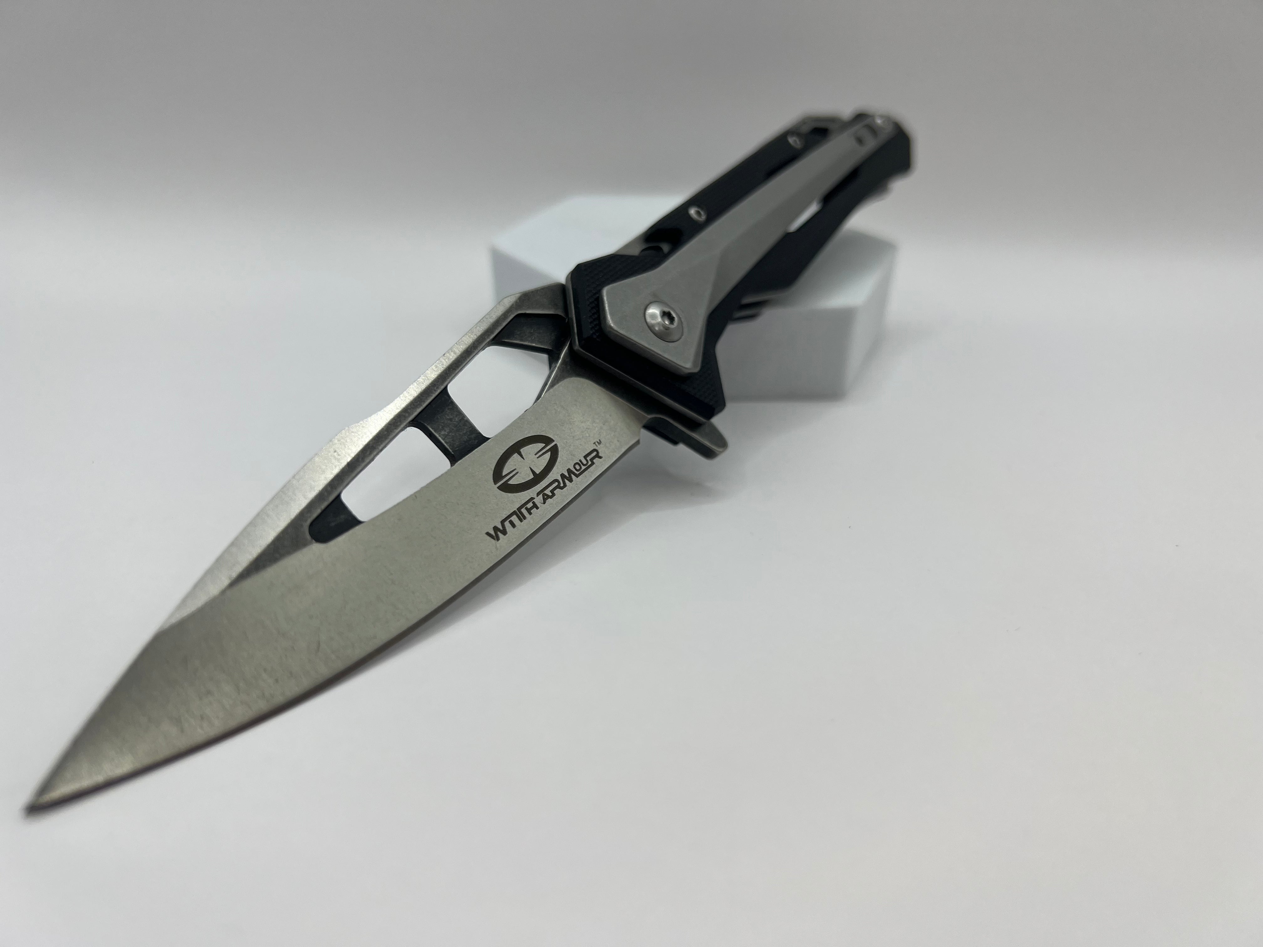 Witharmour Fin - Elegantes und taktisches Taschenmesser für vielseitige Anwendungen