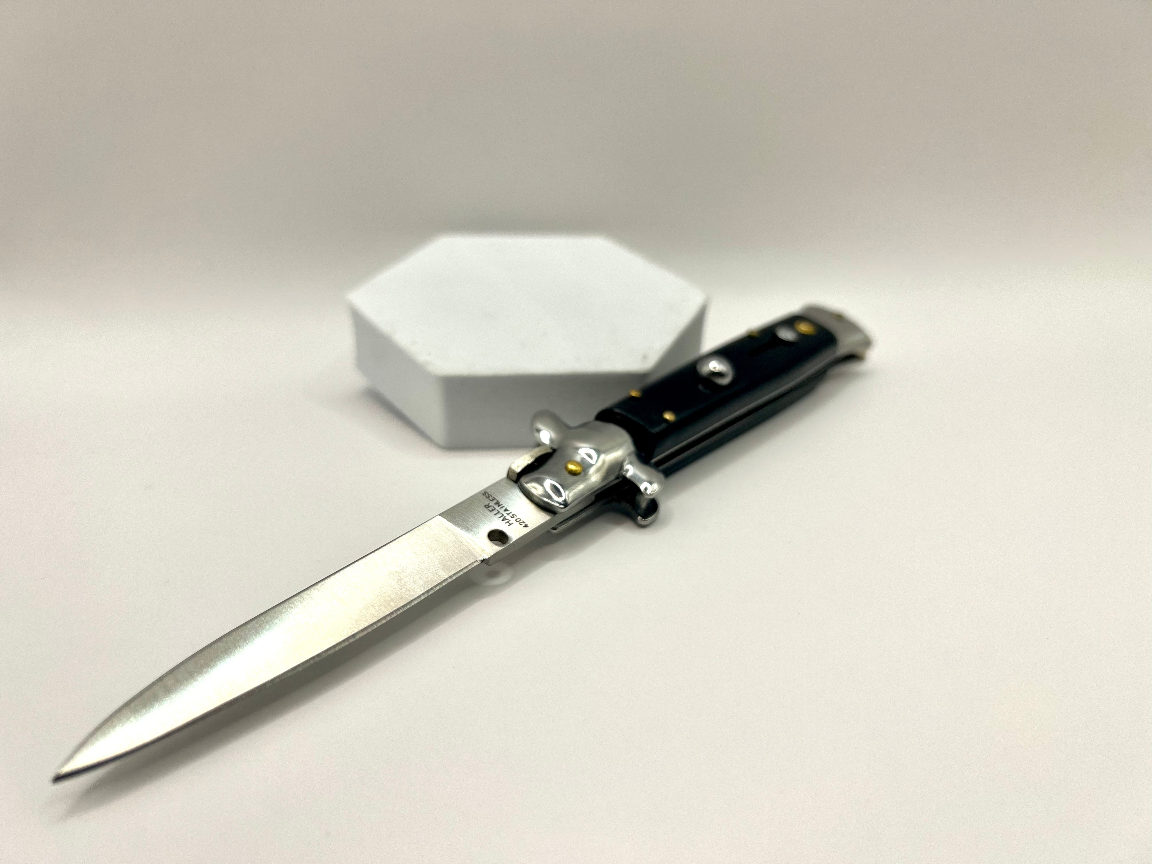 Federunterstütztes Stiletto in schwarz