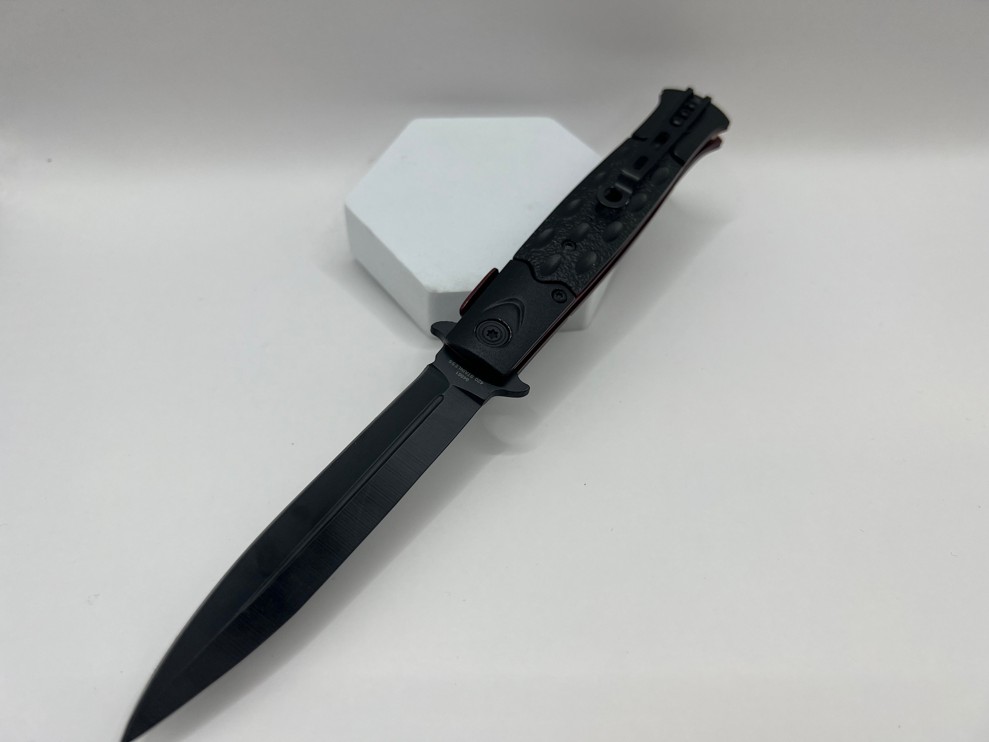 Stiletto Taschenmesser - Elegantes Design und zuverlässige Leistung