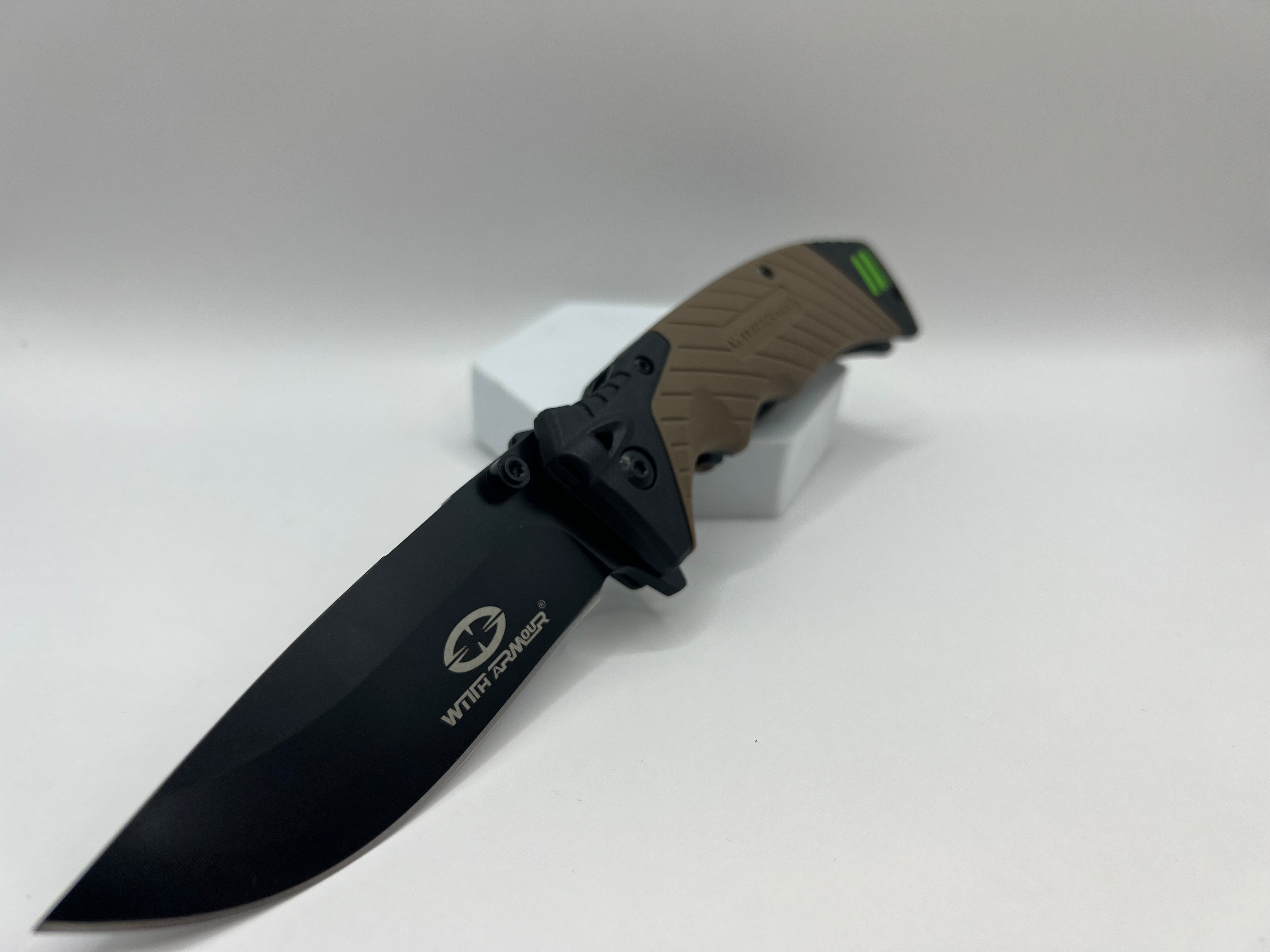 The Nightingale - Robust pocket knife for versatile inserts