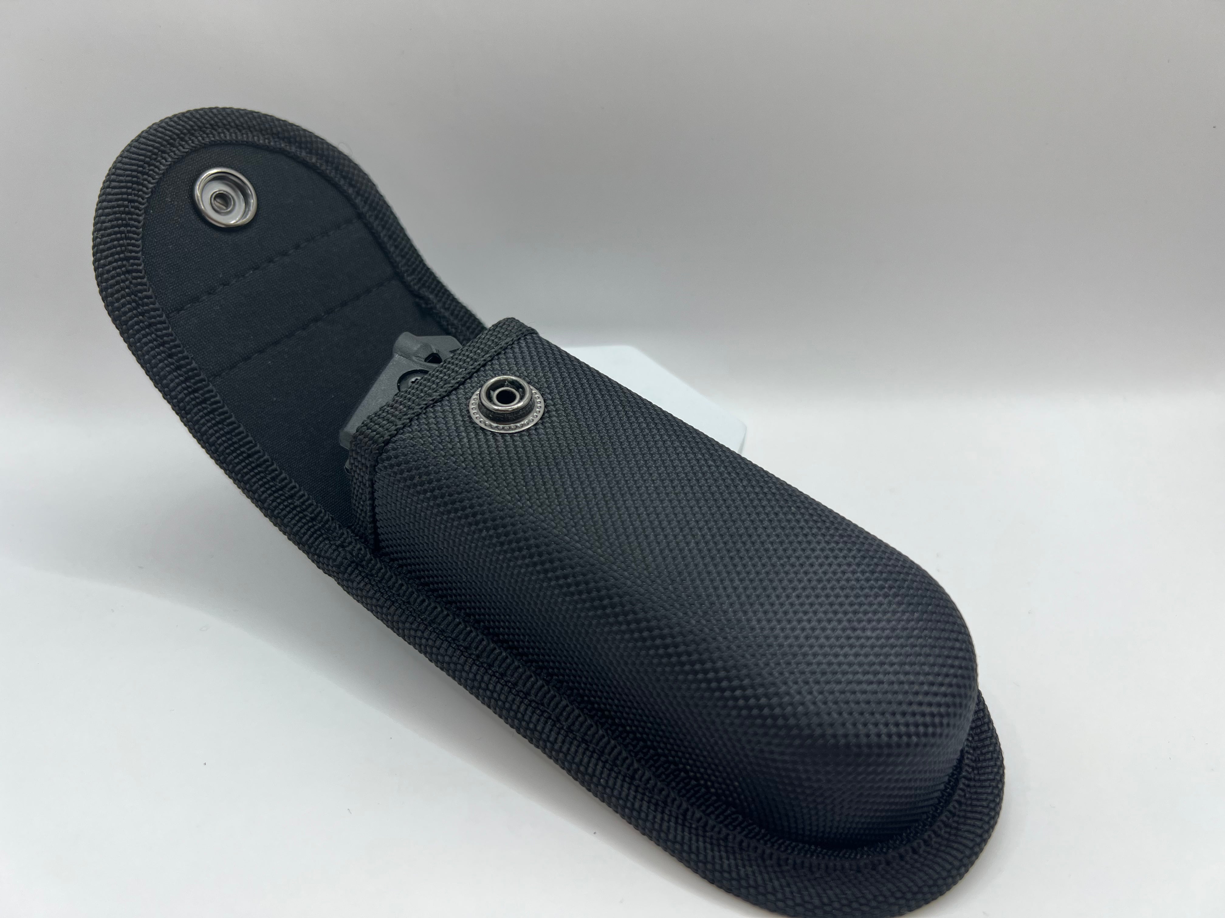The Nightingale - Robust pocket knife for versatile inserts