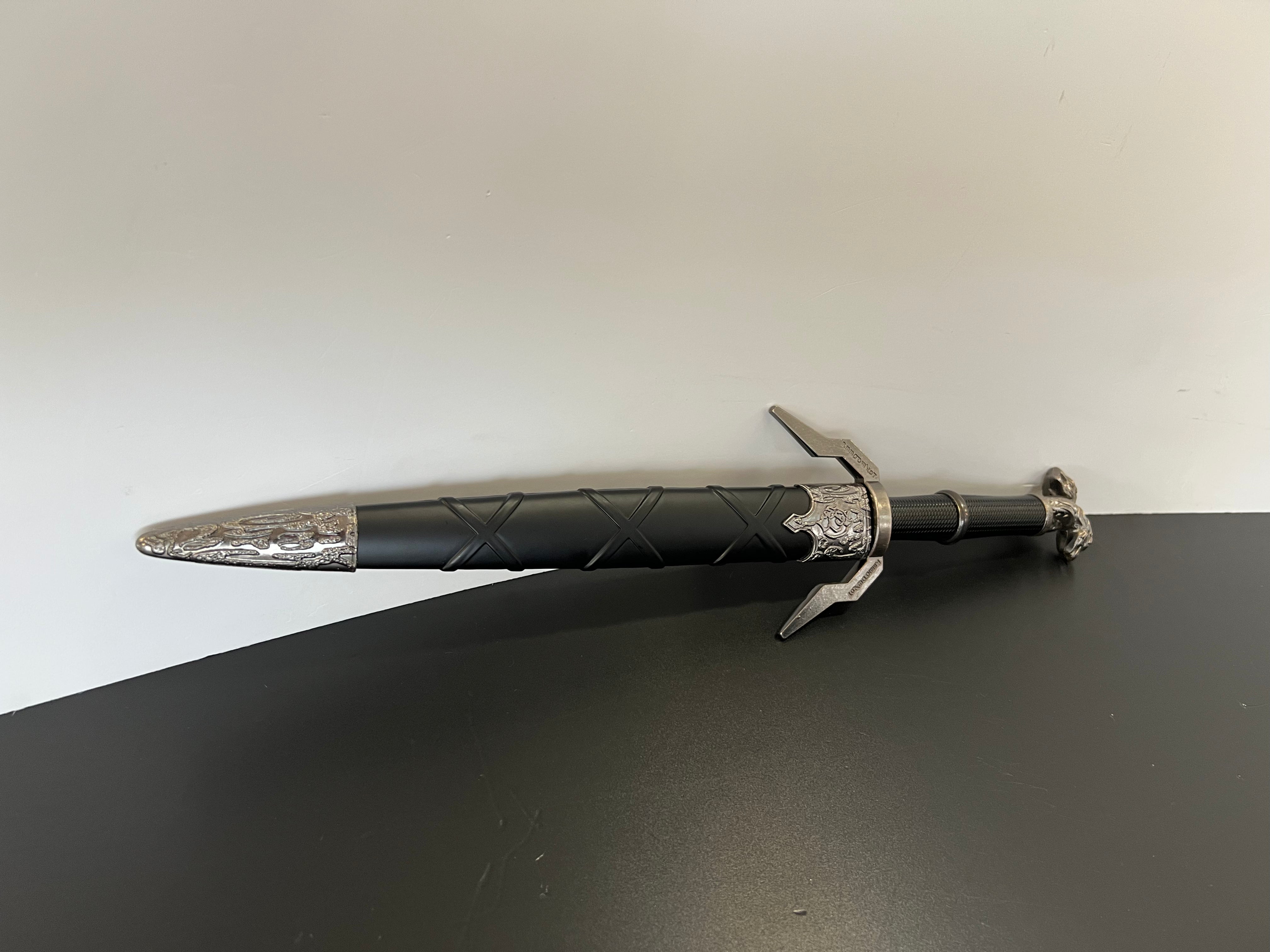 Geralt of Rivia two-handed sword dagger - The Witcher