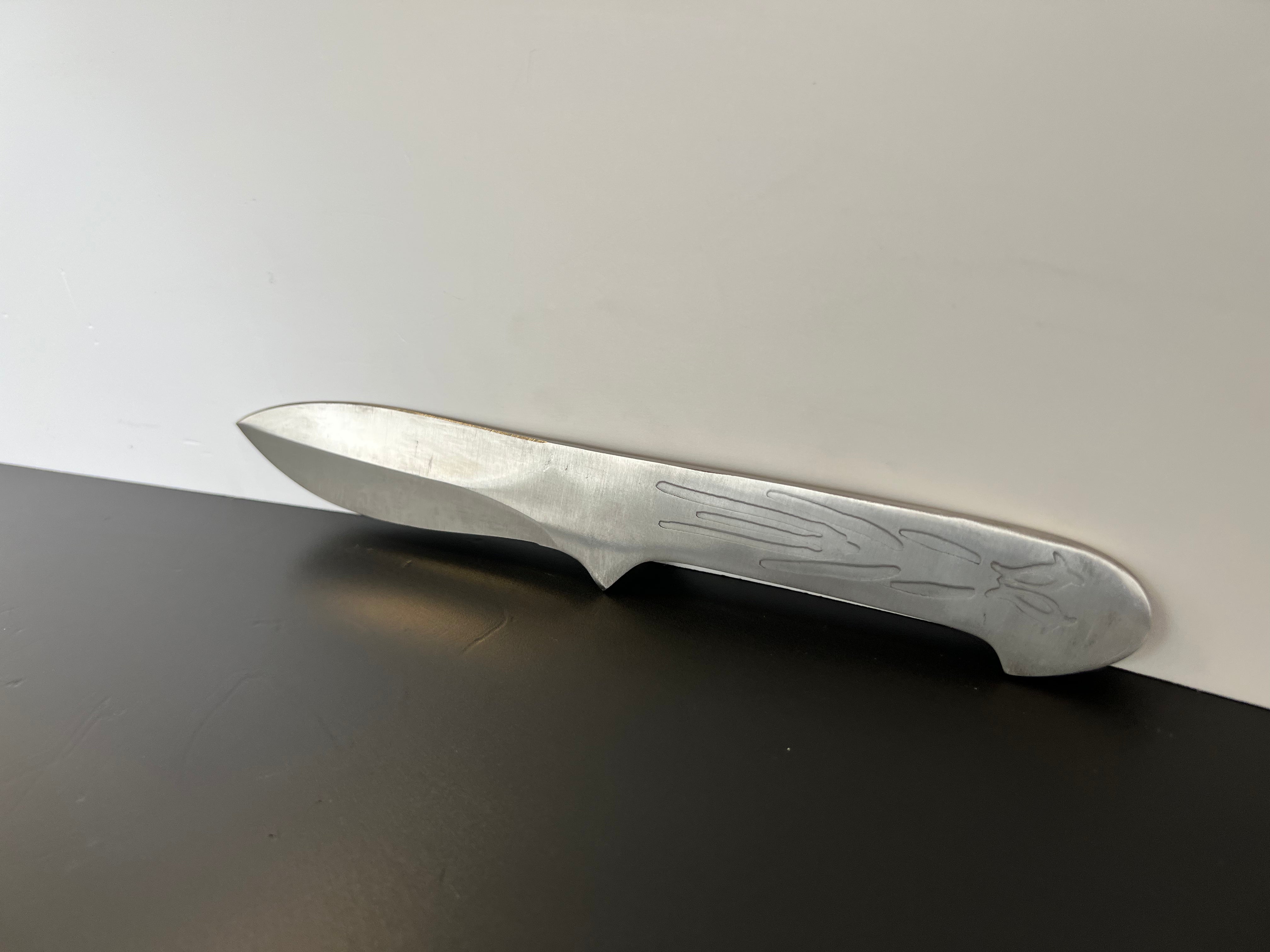 Das Wurfmesser von Altair aus Assassins Creed. Altair ist ein Elite Assassine welcher beauftragt wurde während dem Dritten Kreuzzug die Harmonie wieder herzustellen. Die Assassine Gruppe ist die erste straff Organisierte Terror Vereinigung.