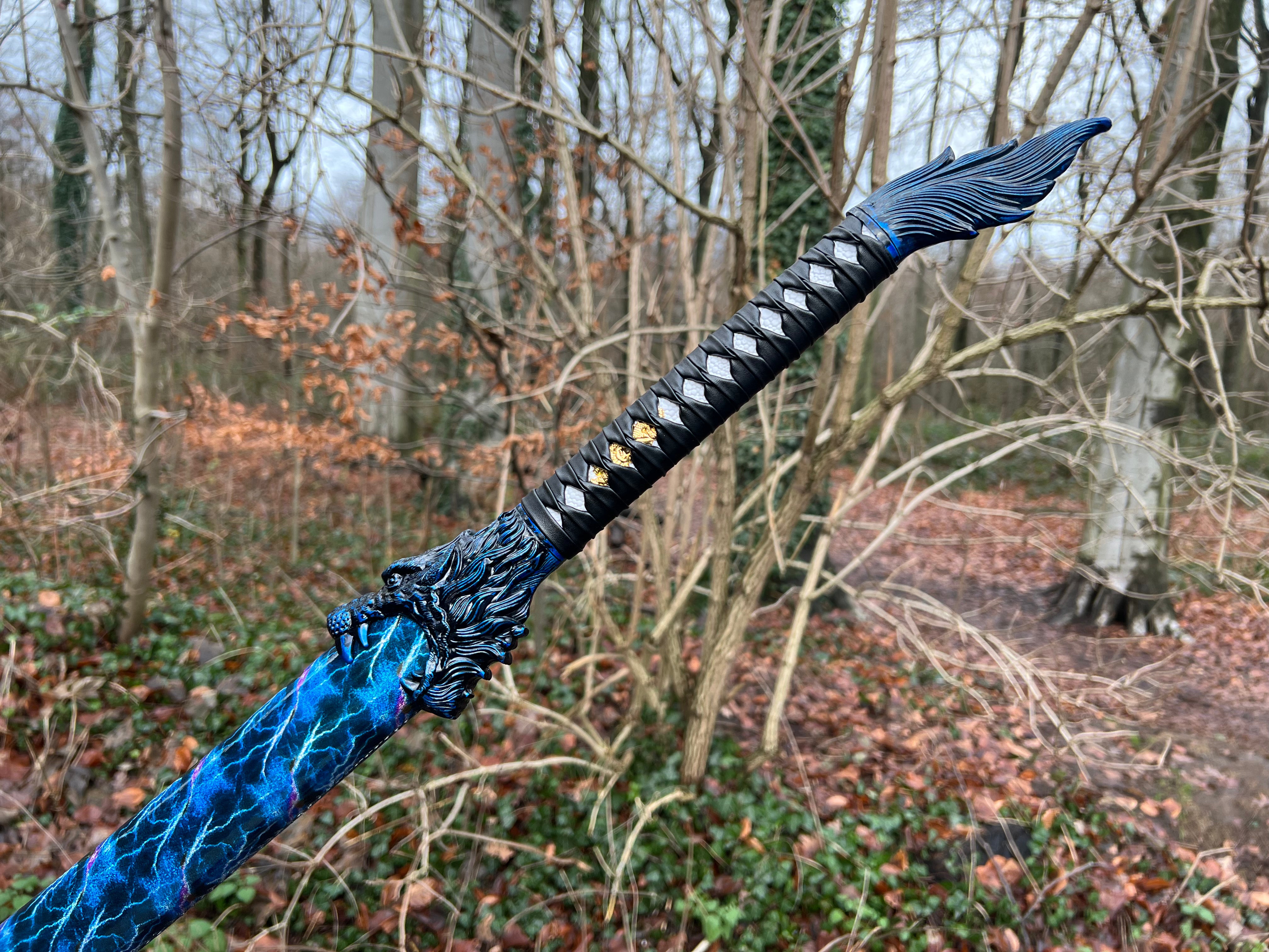 Practical hand-forged Longquan sword with wolf's head (blue)