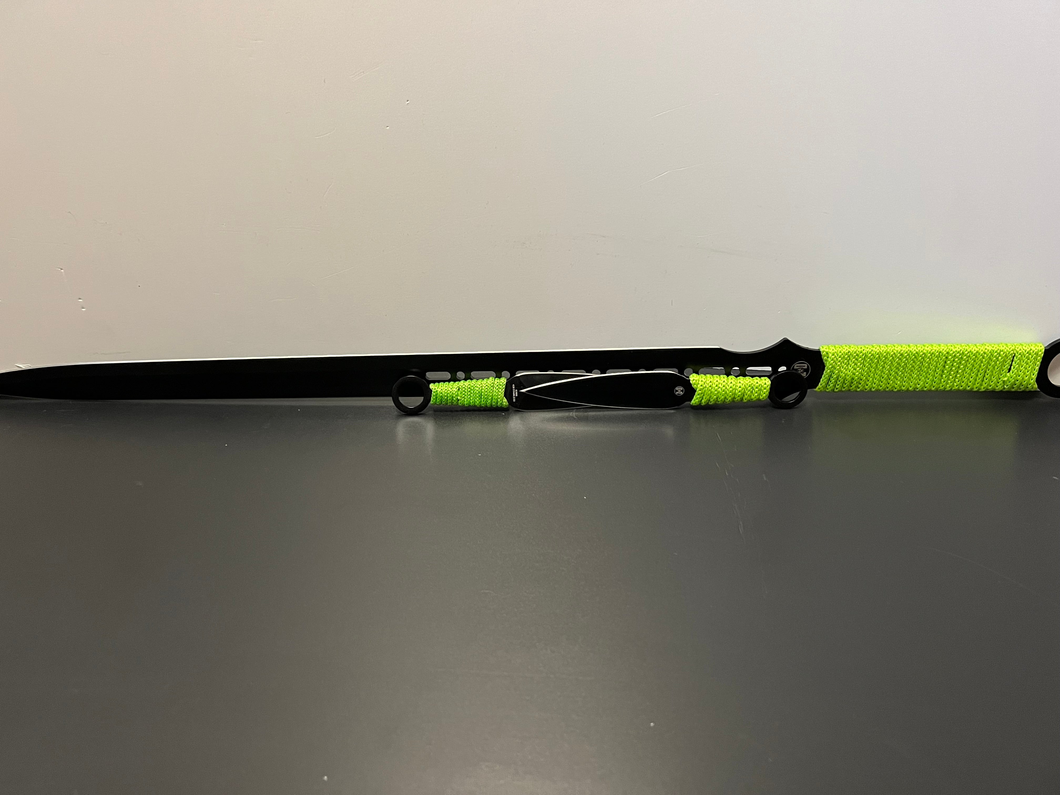 Zombie apocalypse sword with 2 throwing knives