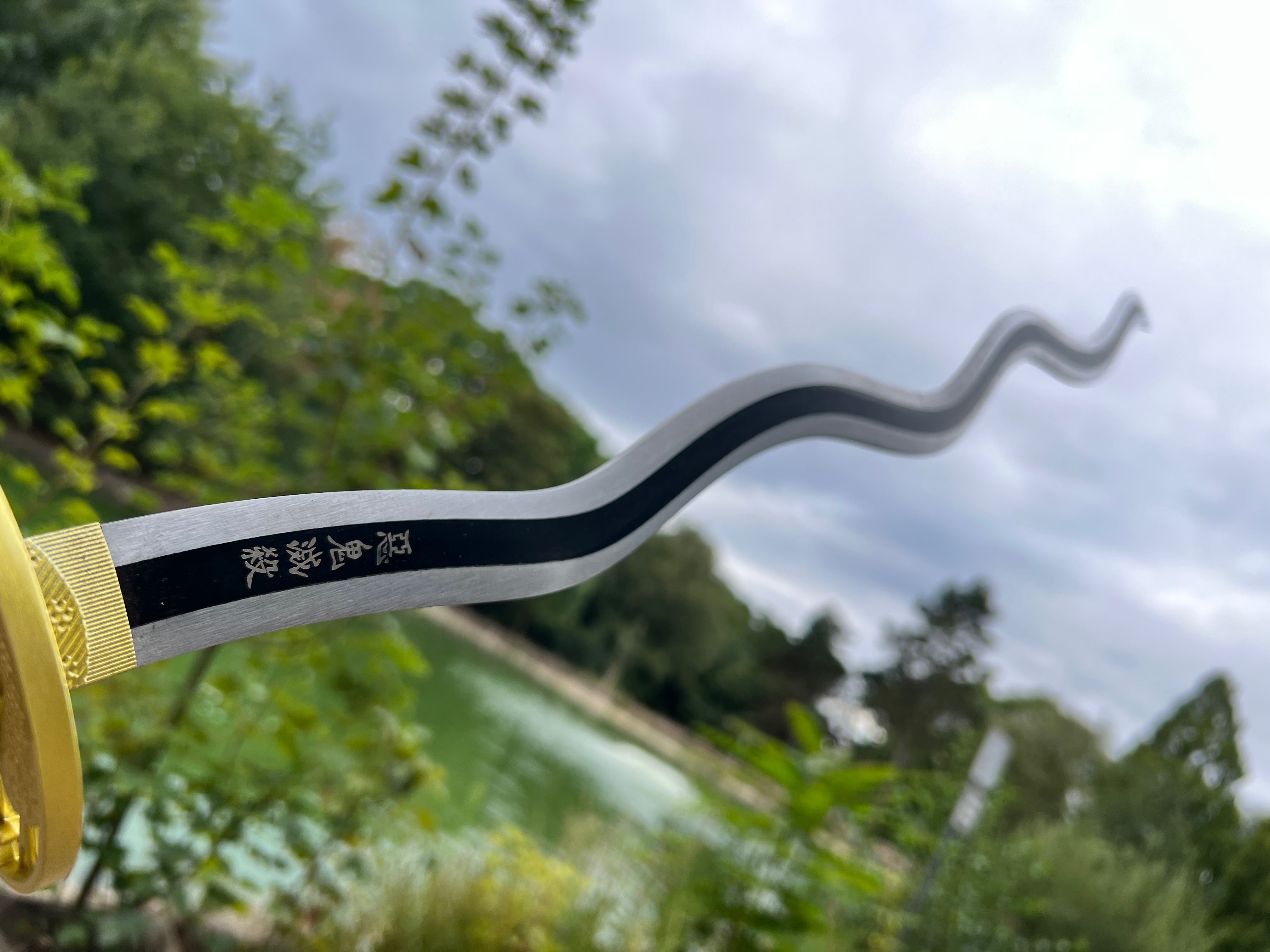 Obanai Iguras Nichirin Katana - Demon Slayer: Kimetsu No Yaiba