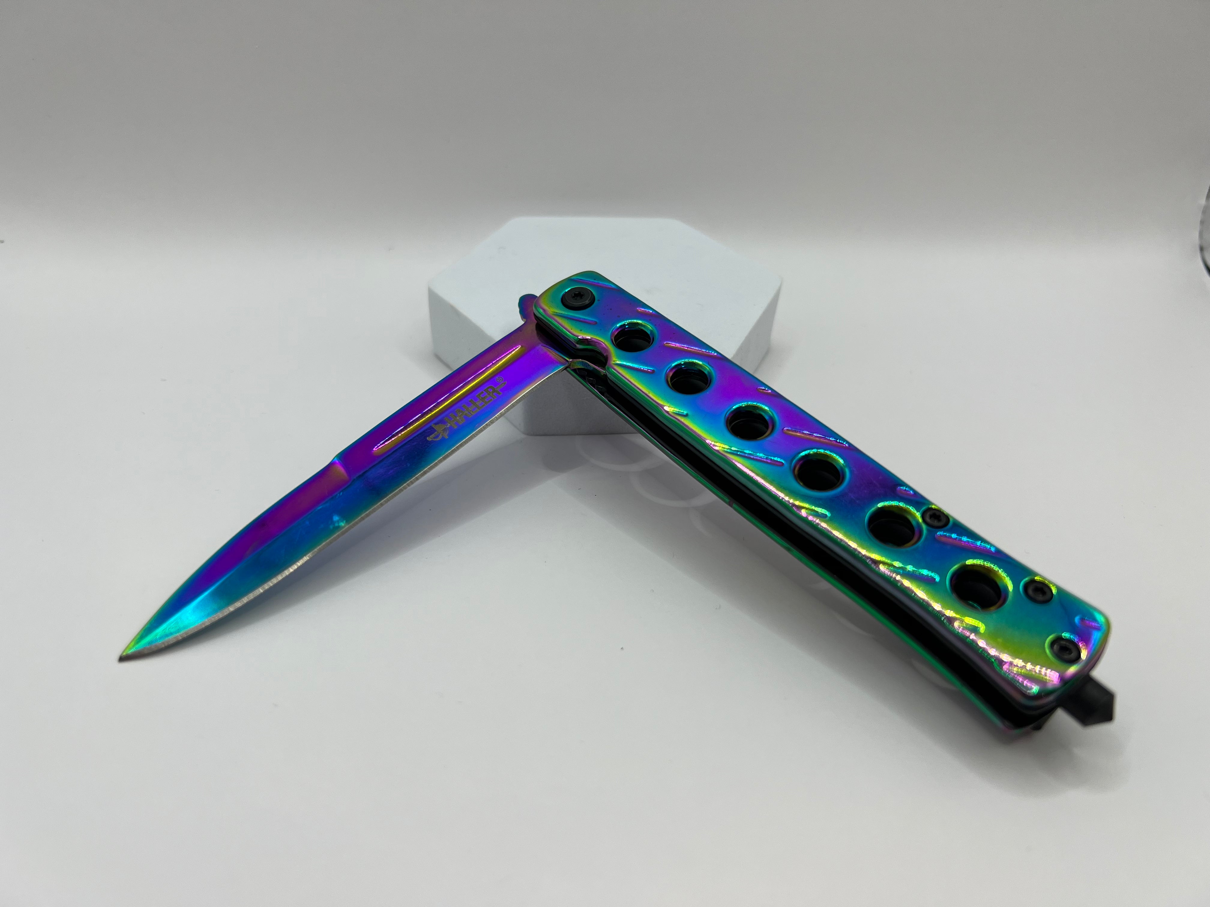 Stiletto Rainbow-A colorful pocket knife with a vivid appearance