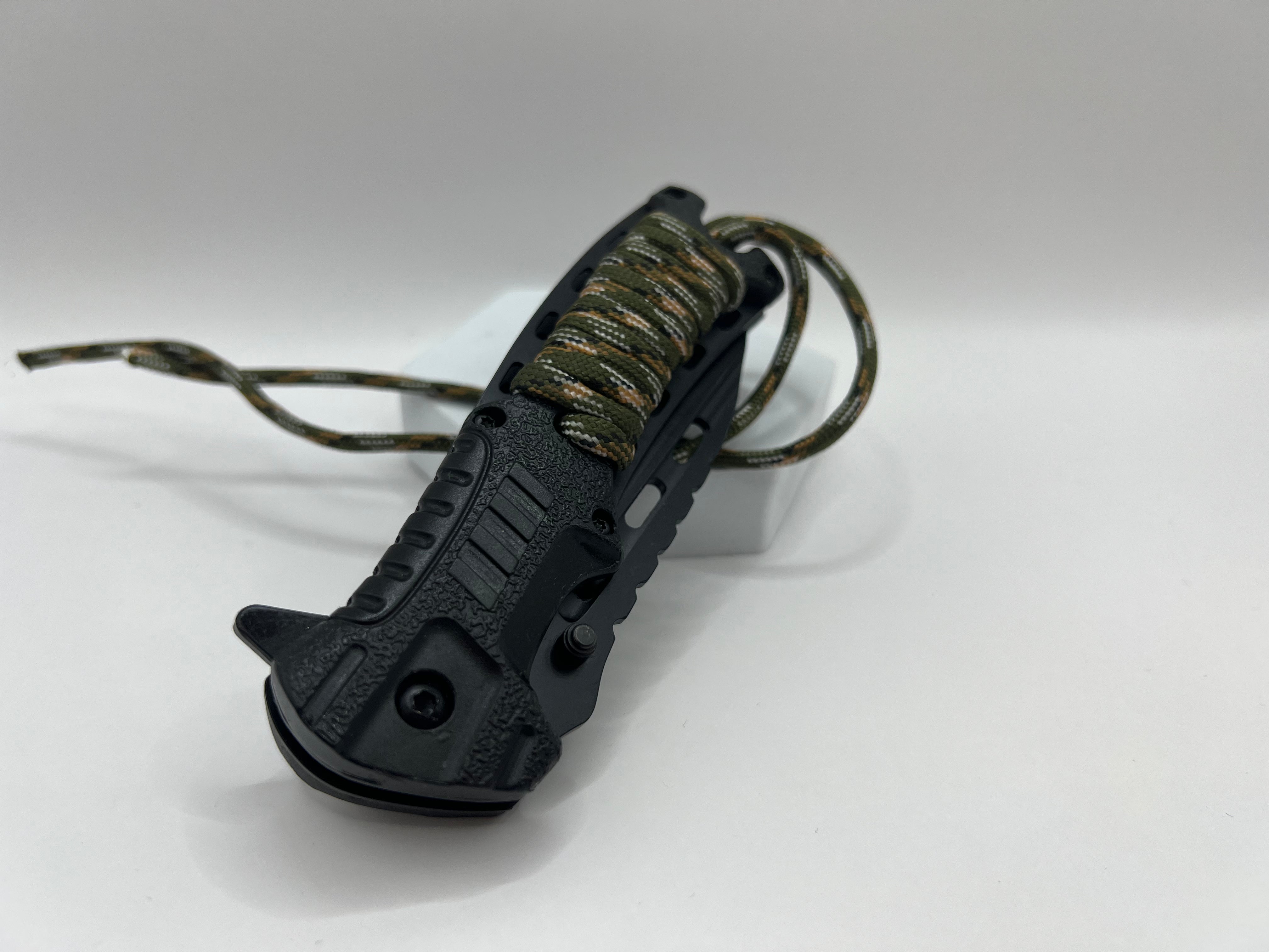 Tactical camo one-hand knife with fire starter and clip