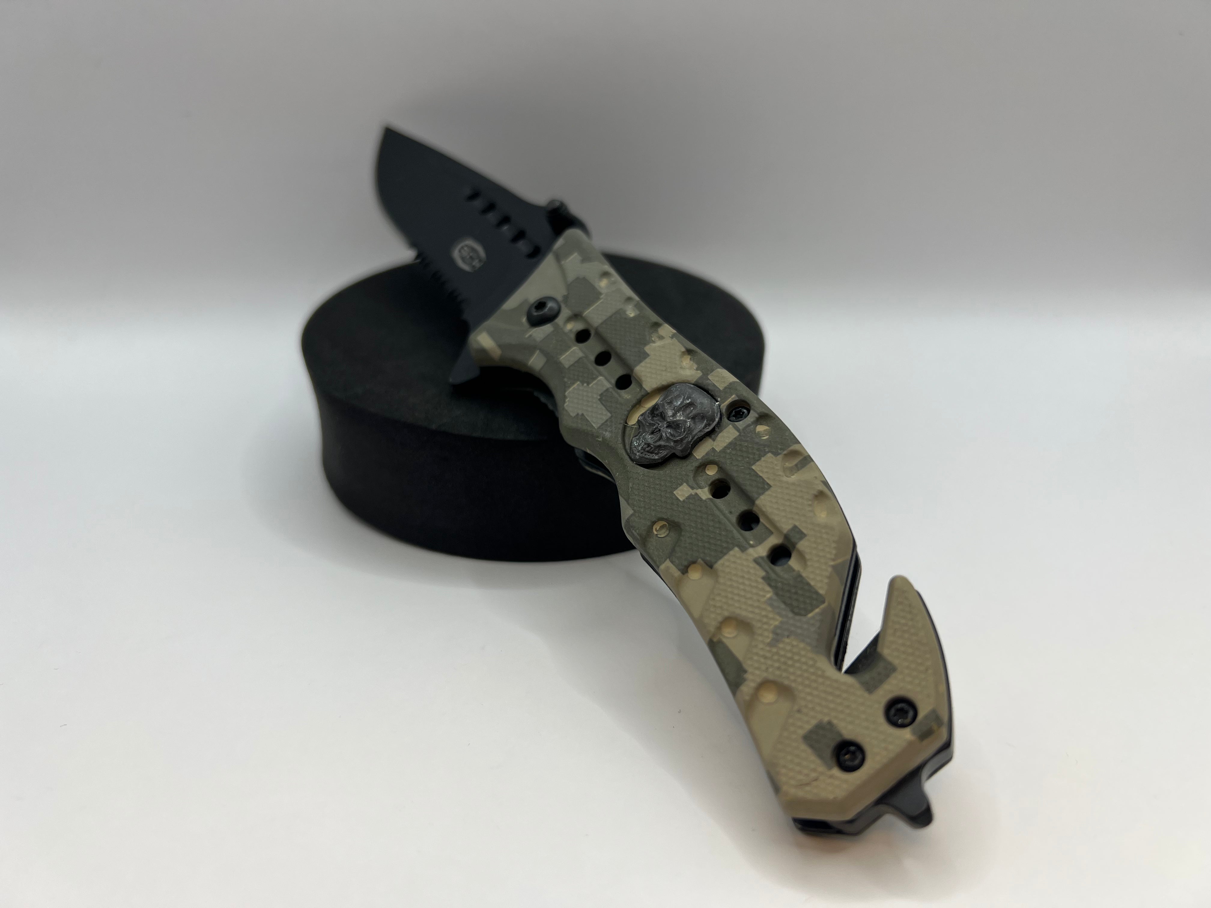 Spring Support Pocket Folding Knife and Belt Cutters (CW-K860)