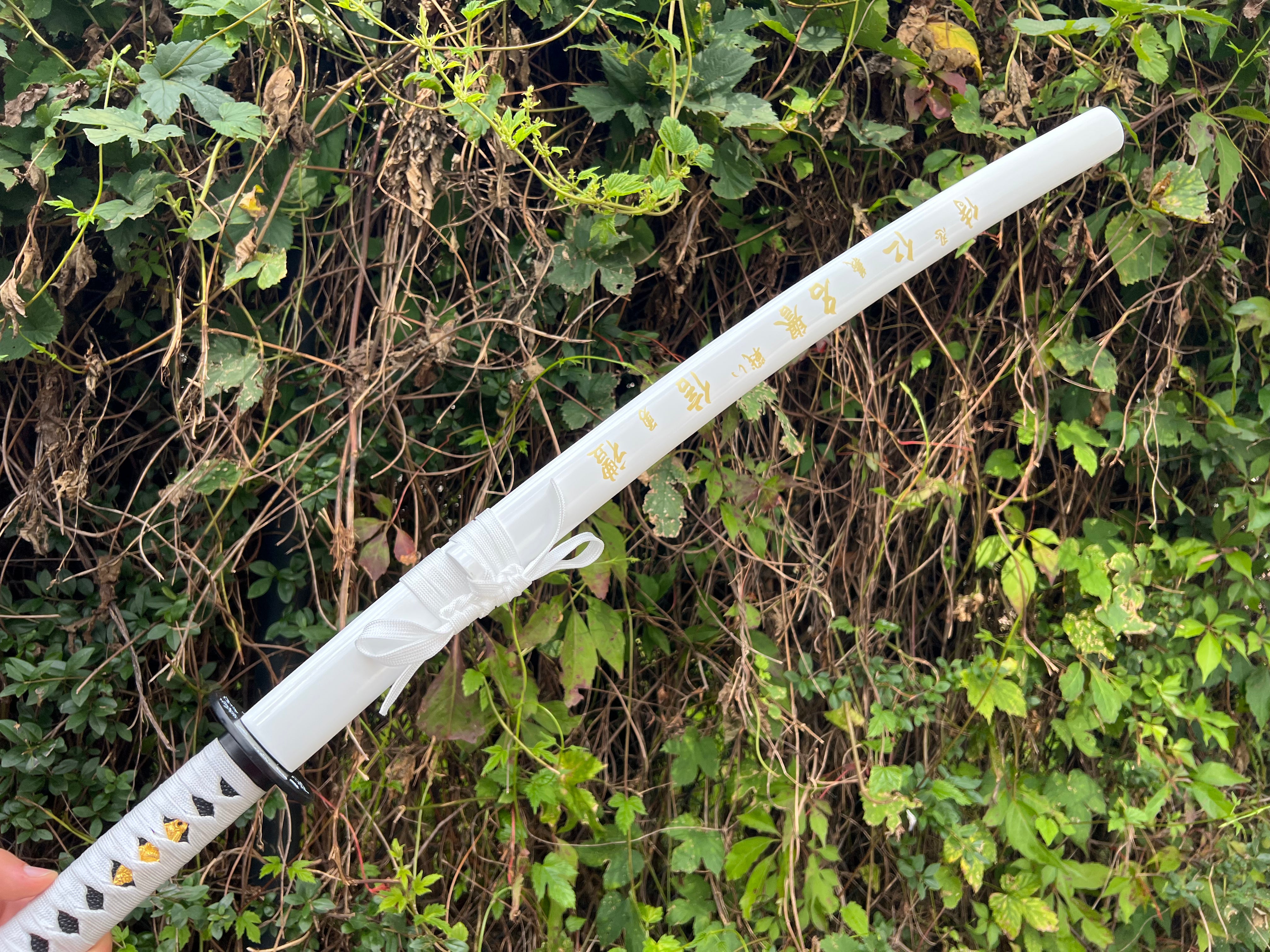 Katana with White Sheath-elegance and style in a sword