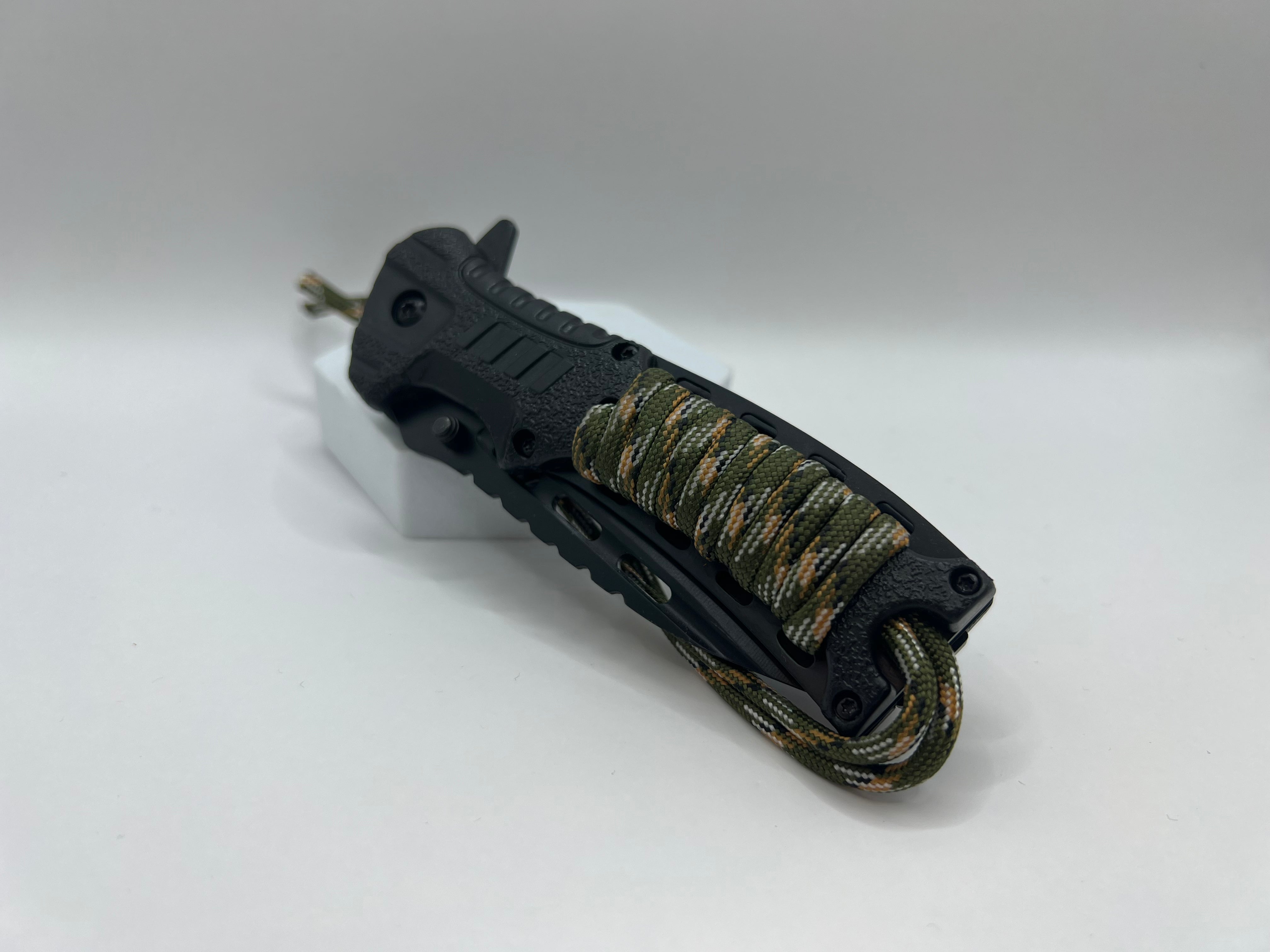 Tactical camo one-hand knife with fire starter and clip