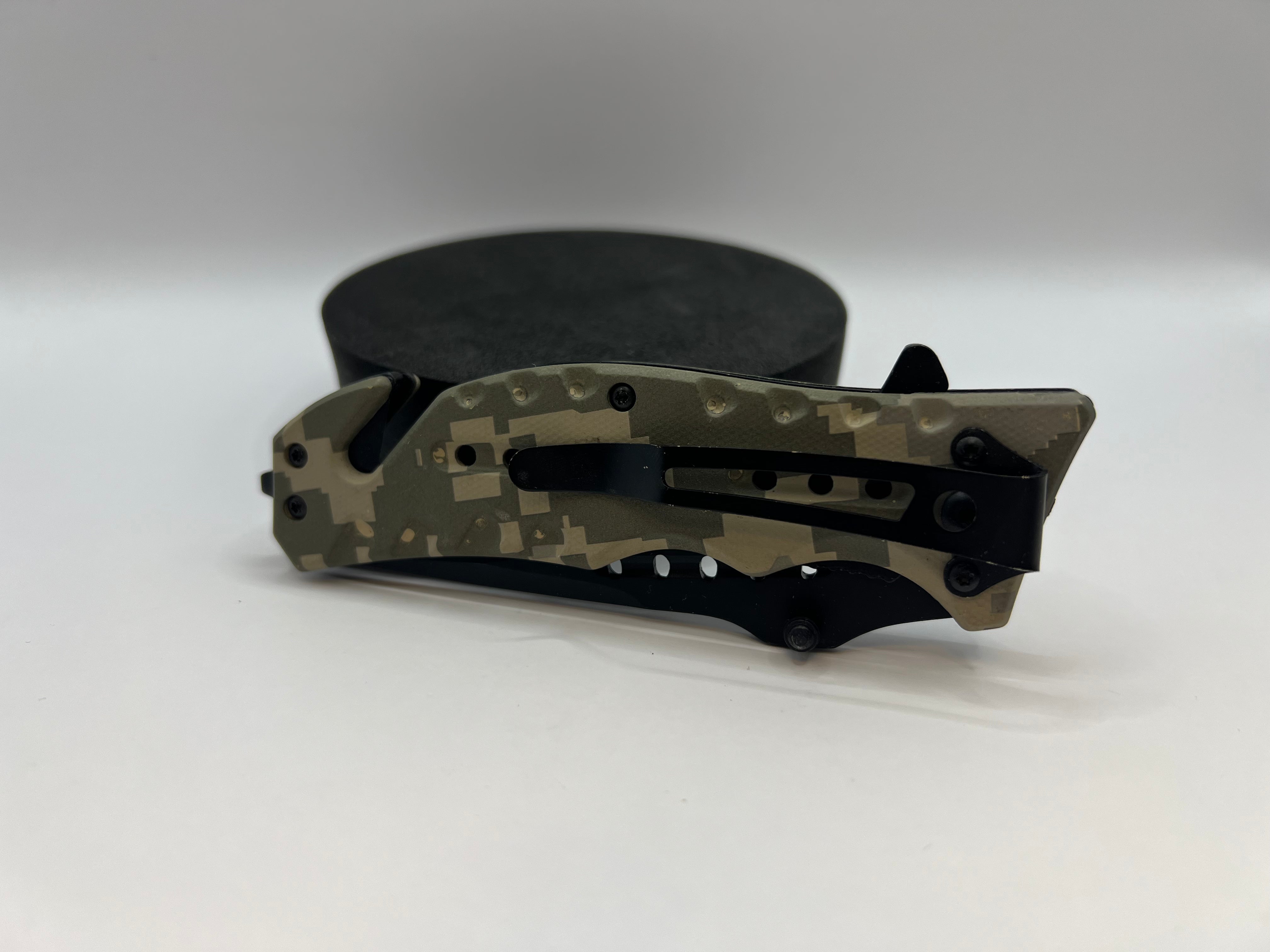 Spring Support Pocket Folding Knife and Belt Cutters (CW-K860)